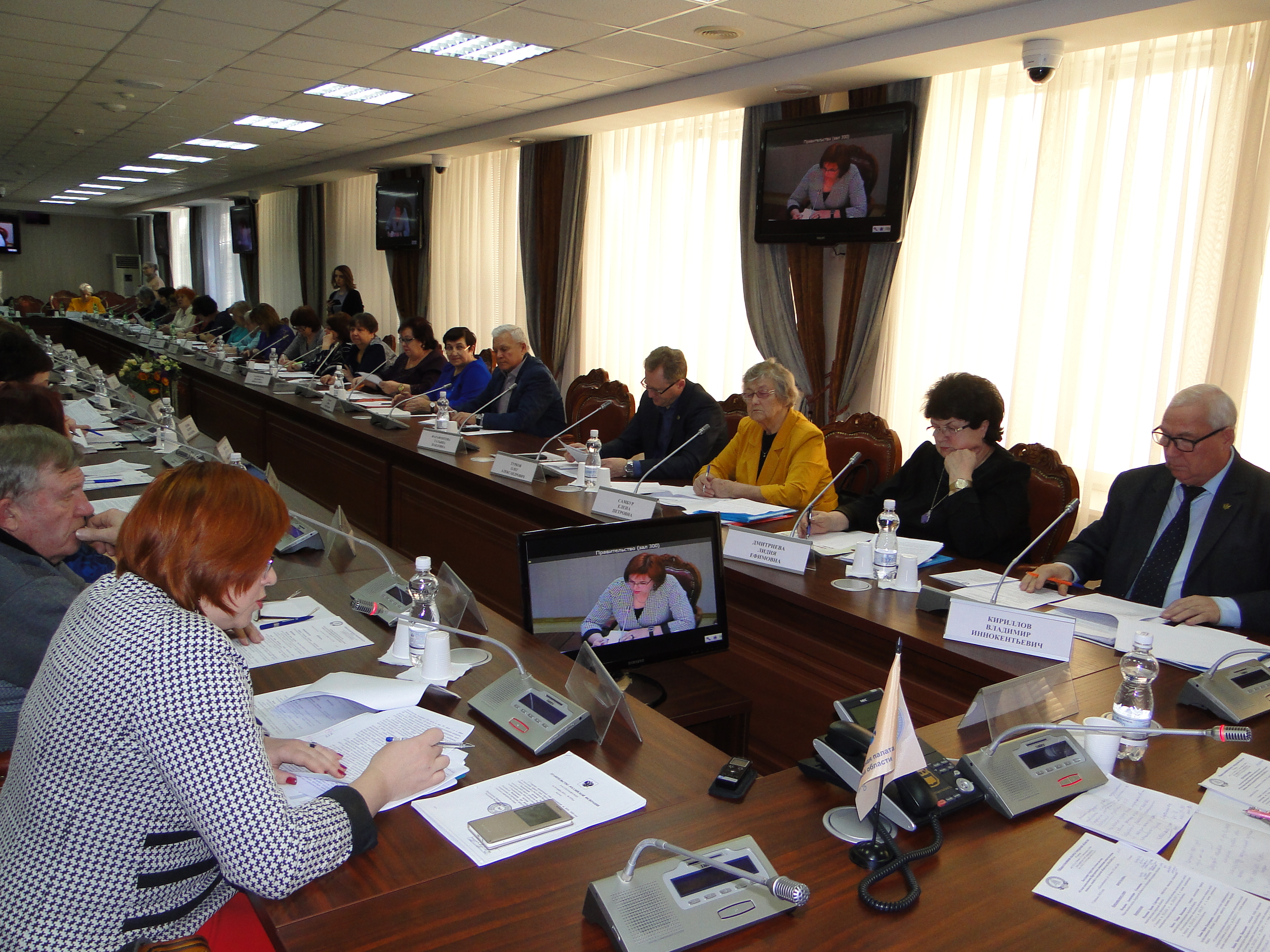 Заседание «круглого стола» по выполнению Программы повышения качества жизни пожилых людей на территории области на 2014-2018 годы