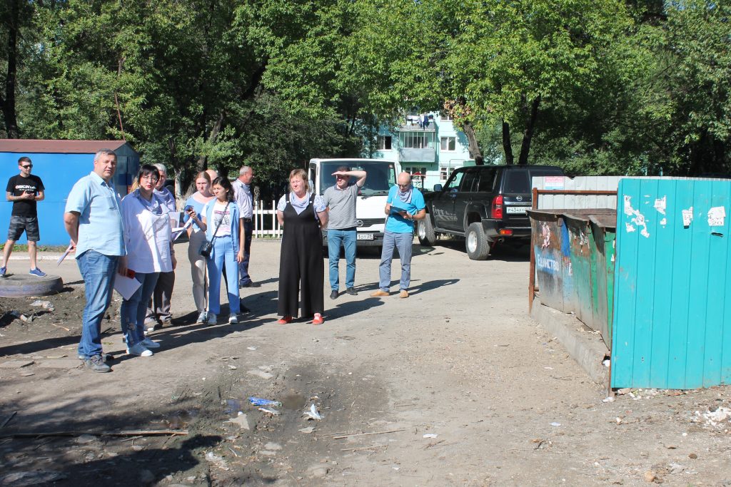 В Благовещенске проверили состояния контейнерных площадок
